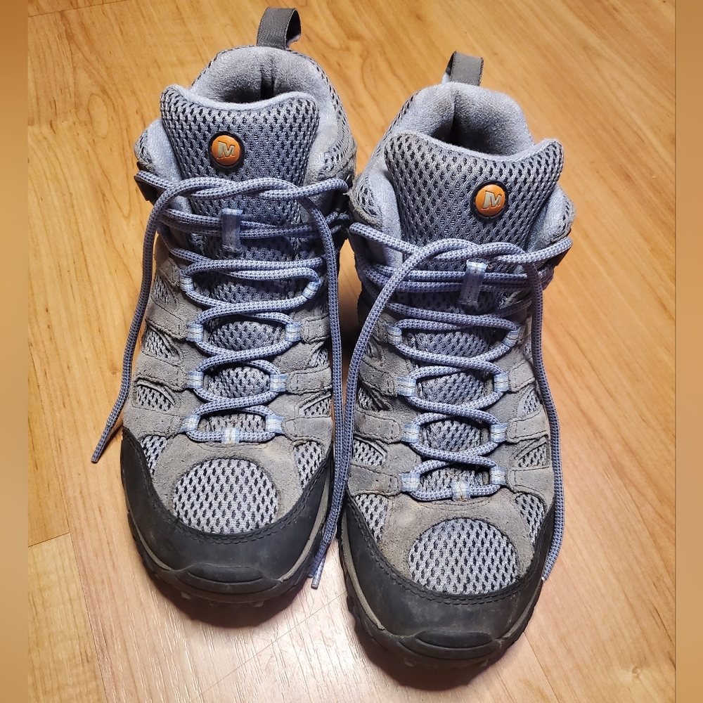 MERRELL HIKING BOOTS